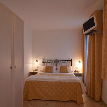 Hotel Sylesia Letojanni Luaran gambar