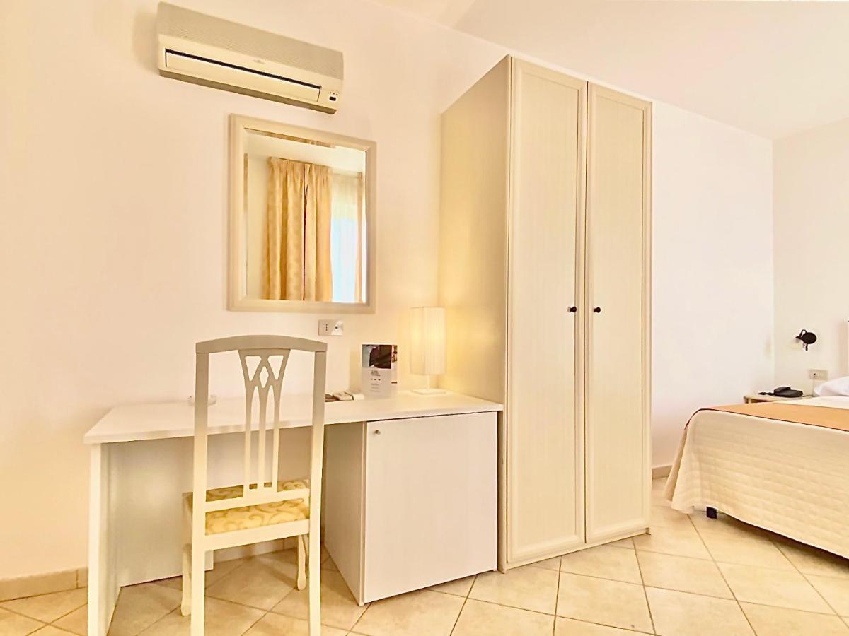 Hotel Sylesia Letojanni Luaran gambar