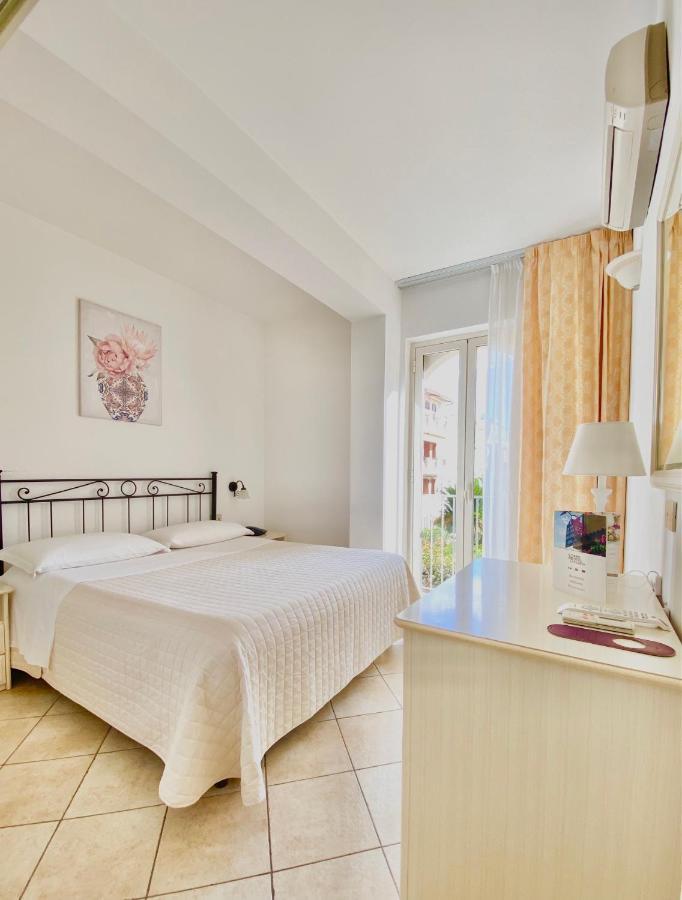 Hotel Sylesia Letojanni Luaran gambar