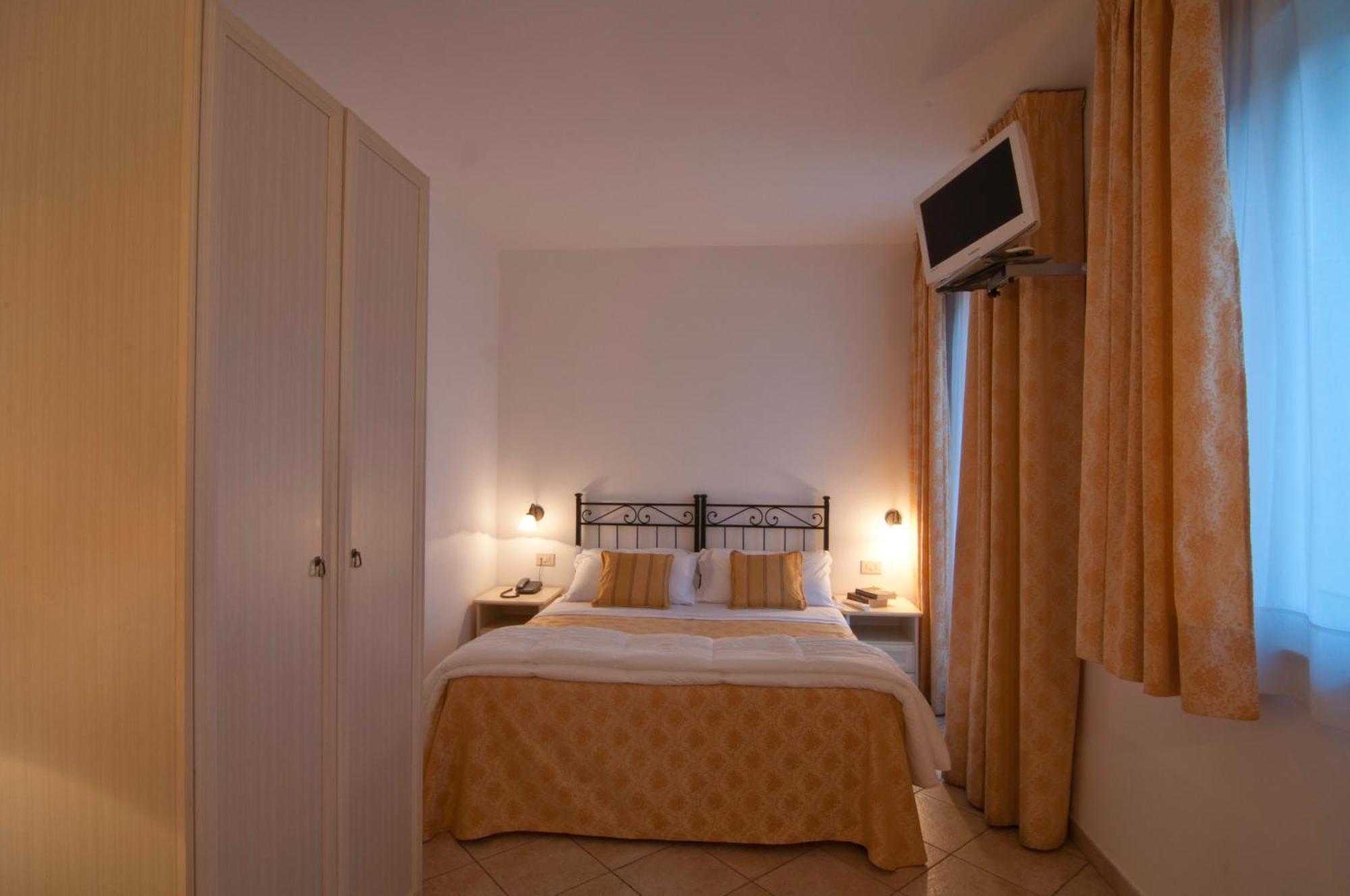 Hotel Sylesia Letojanni Luaran gambar